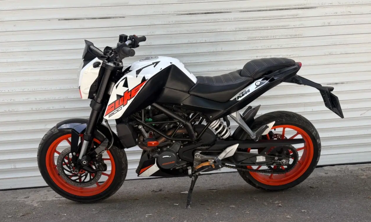 ktm duke 200|موتورسیکلت|تهران, فلسطین (میدان انقلاب)|دیوار