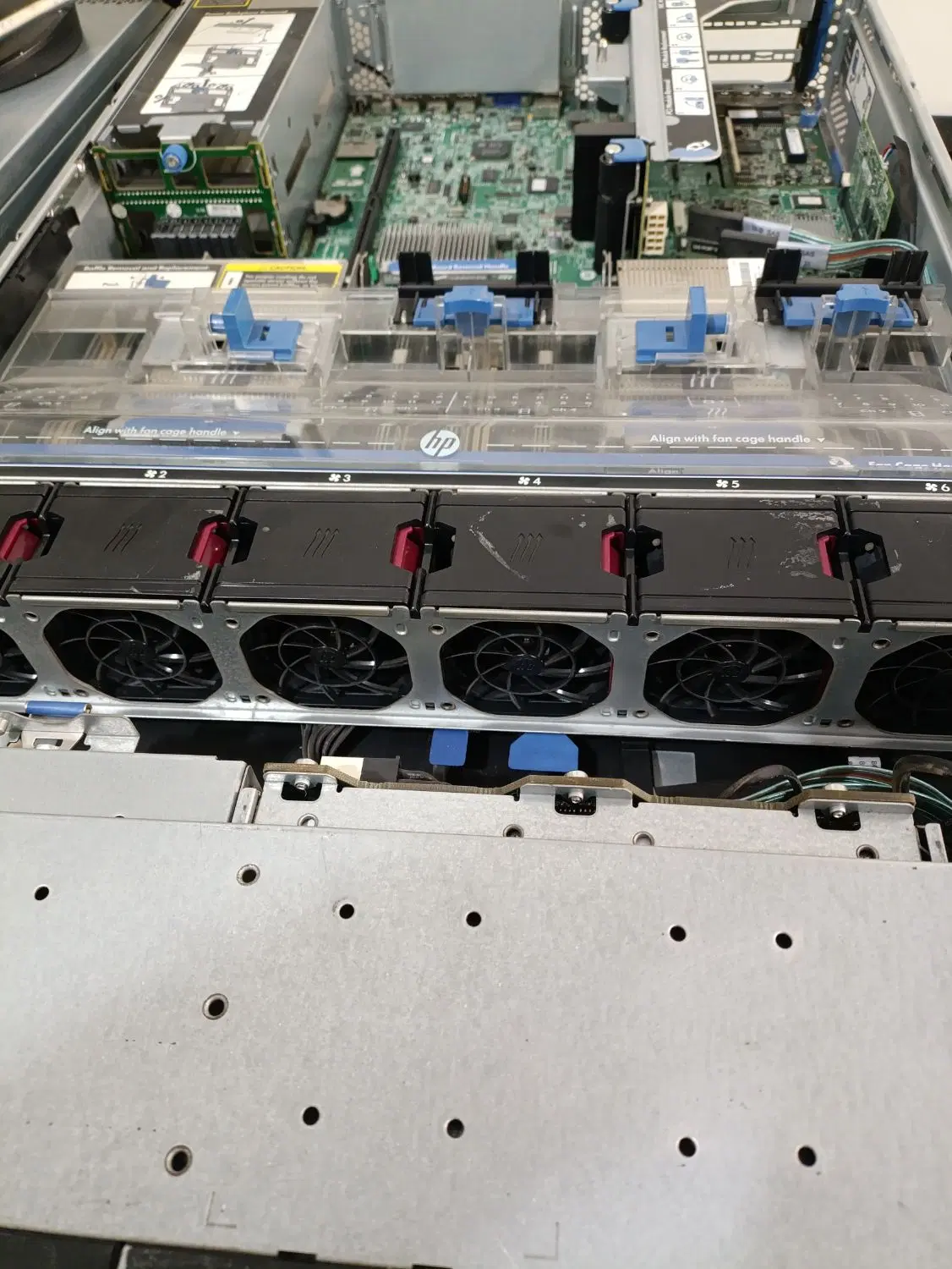 server dl380 g8 8sff original|رایانه رومیزی|تهران, سهروردی|دیوار
