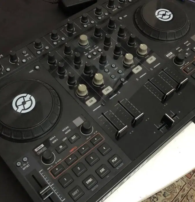 traktor s4|گیتار، بیس، امپلیفایر|شاهین‌شهر, بانک استان|دیوار