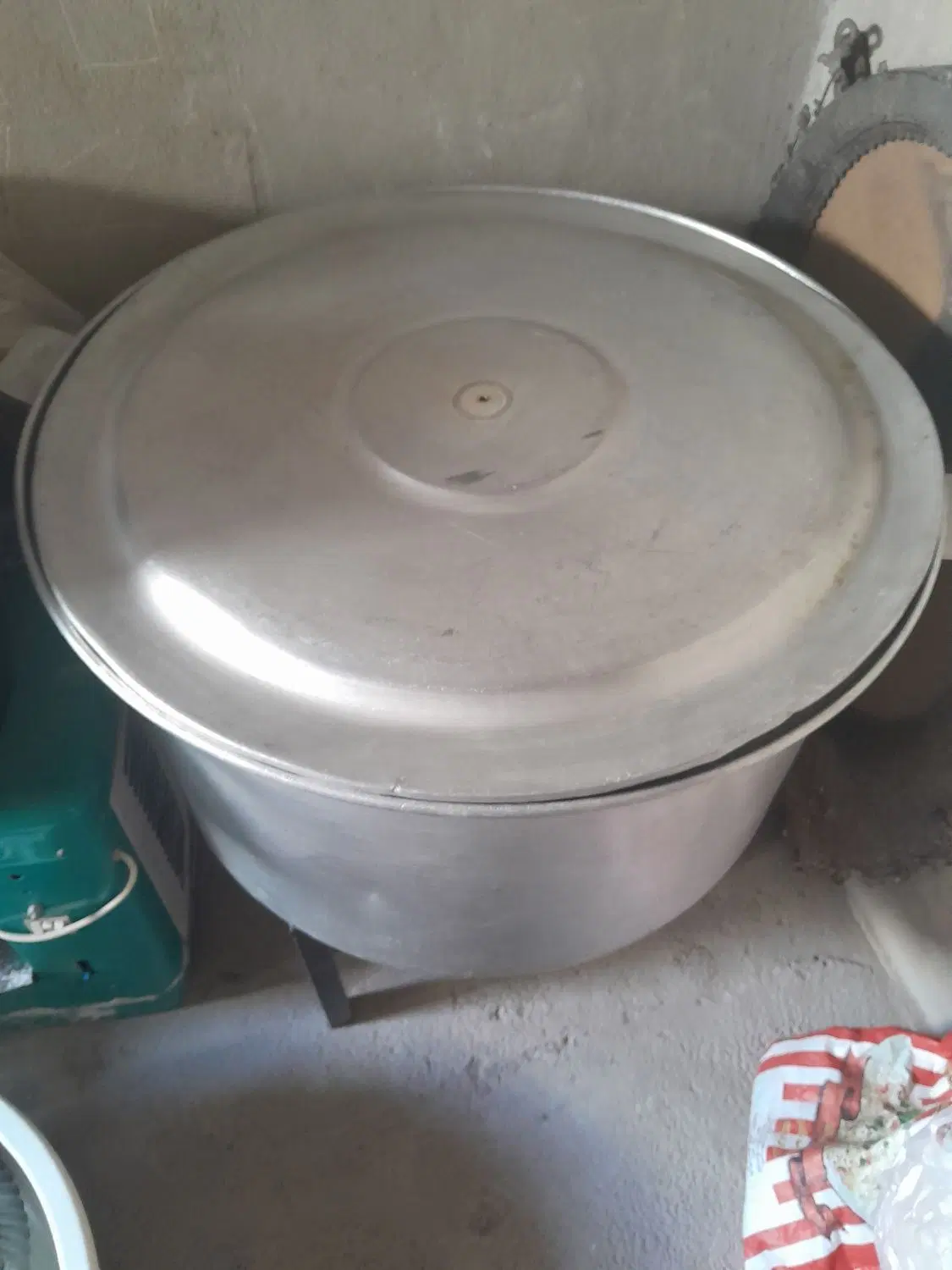 دیگ روحی|ظروف پخت‌وپز|اصفهان, بهاران|دیوار