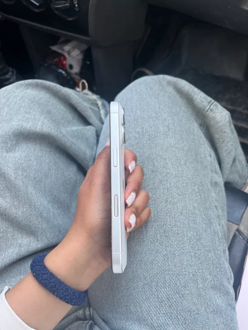 iPhone 16 normal|موبایل|اراک, |دیوار