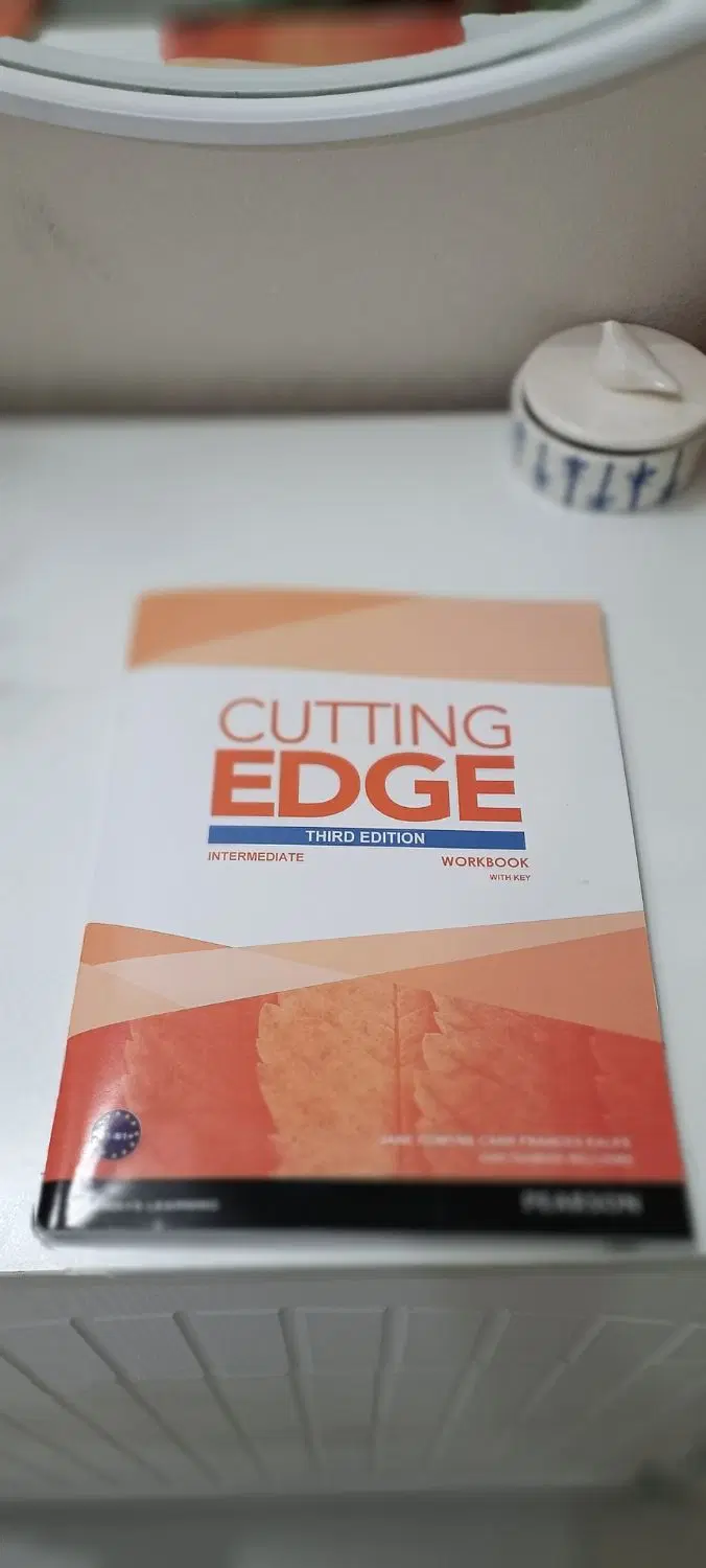 کتاب (cutting edge (intermediate|کتاب و مجله آموزشی|اندیشه, اندیشه فاز ۳|دیوار