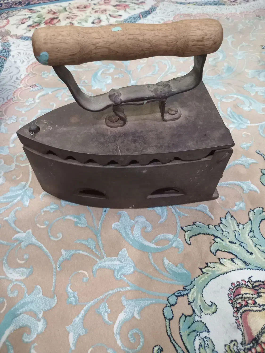 اتو ذغالی|کلکسیون اشیاء عتیقه|کرج, اخترآباد|دیوار