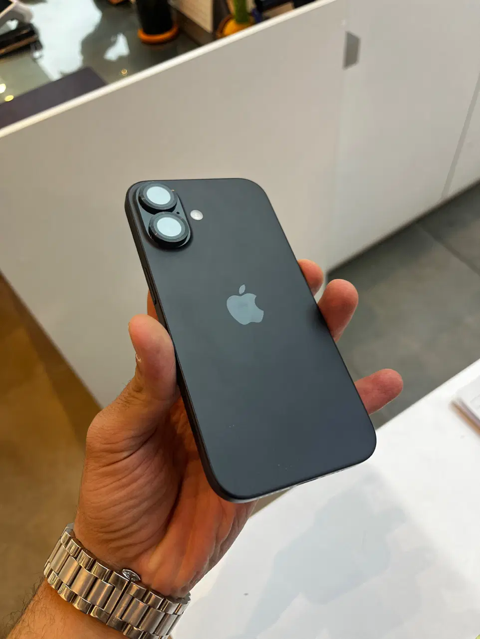 iPhone 16 128 black|موبایل|اصفهان, شهرک کاوه|دیوار