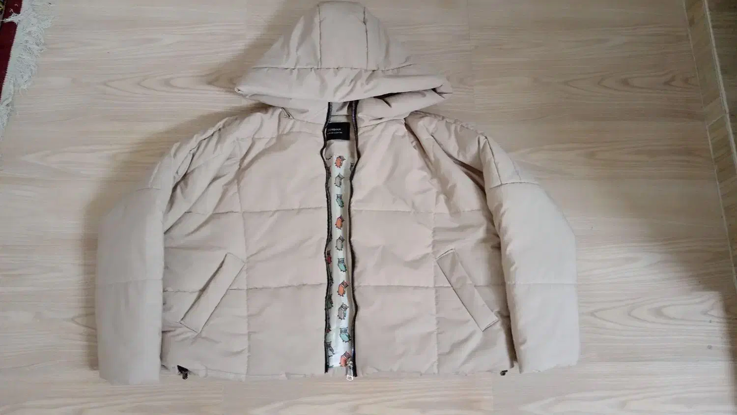 کاپشن|لباس|اصفهان, زهران|دیوار