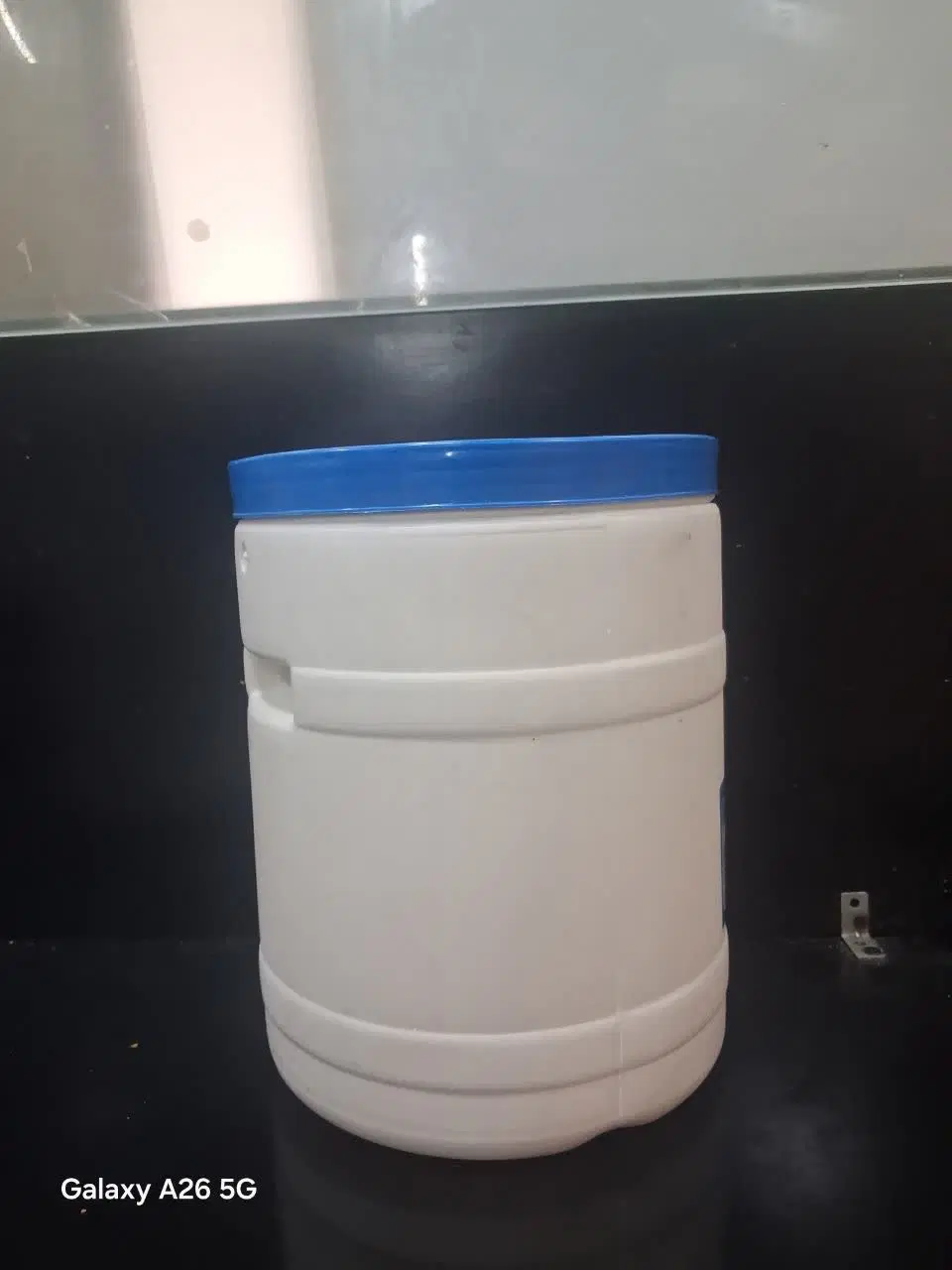 دبه|ظروف نگهدارنده، پلاستیکی، یک‌بارمصرف|اصفهان, بوستان ناژوان|دیوار