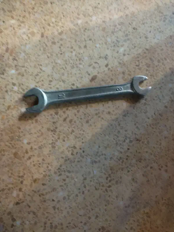 آچار|ابزارآلات|چغادک, |دیوار