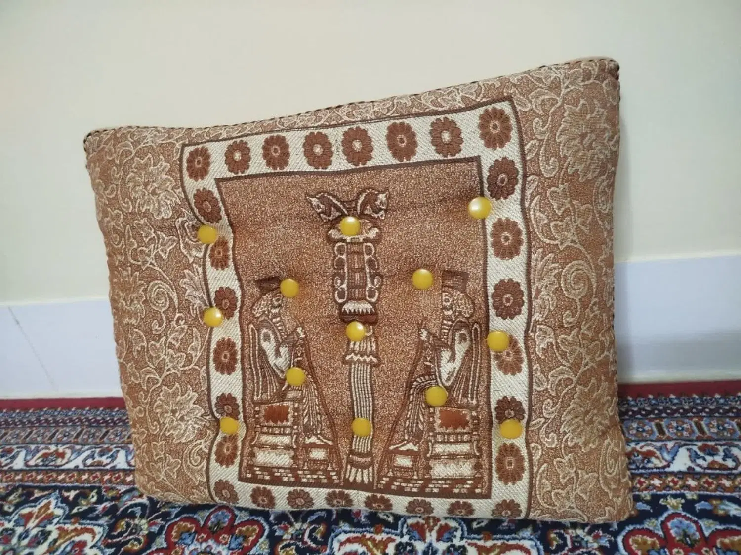 مخطه|پشتی|فلاورجان, |دیوار