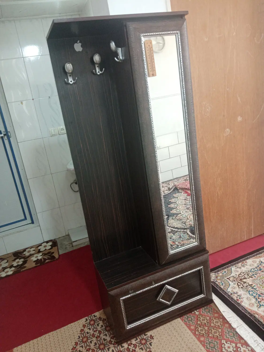 جاکفشی|جاکفشی، کمد، دراور|فسا, |دیوار