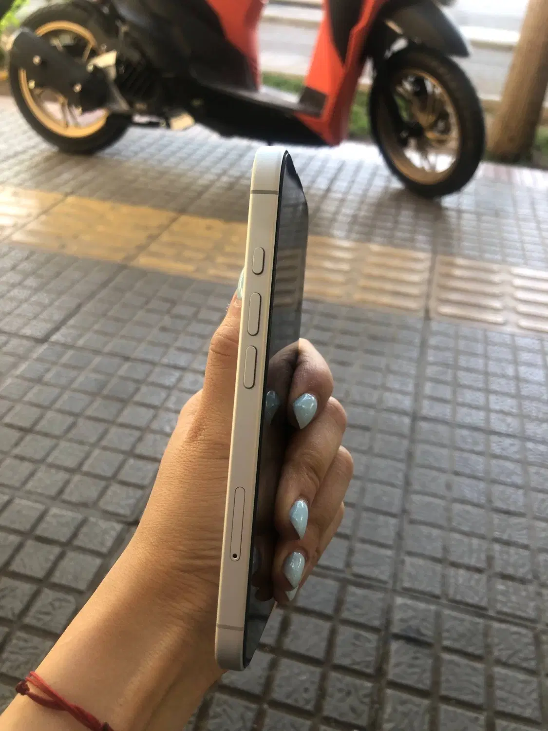 Iphone16 normal|موبایل|اصفهان, باغ کاران|دیوار
