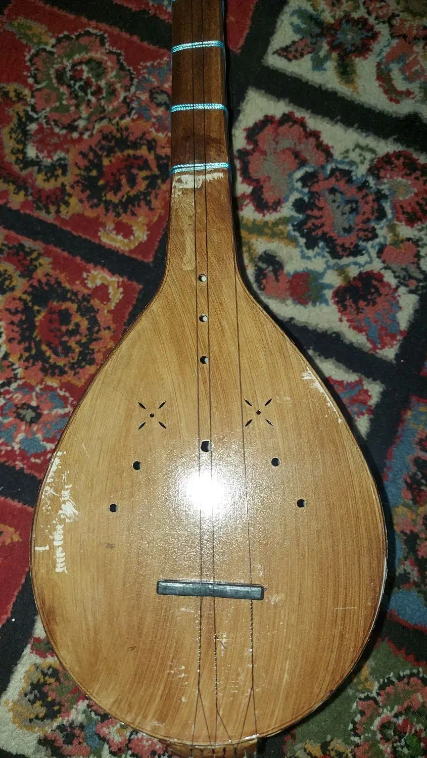 سه تار|سازهای سنتی|املش, |دیوار