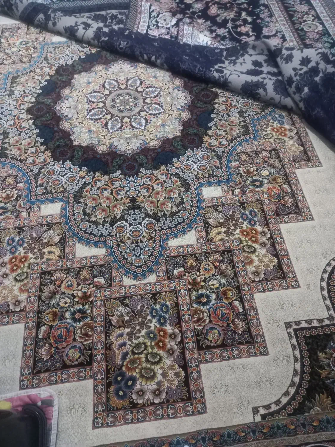 فرش|فرش|قدس, شهر‌قدس|دیوار