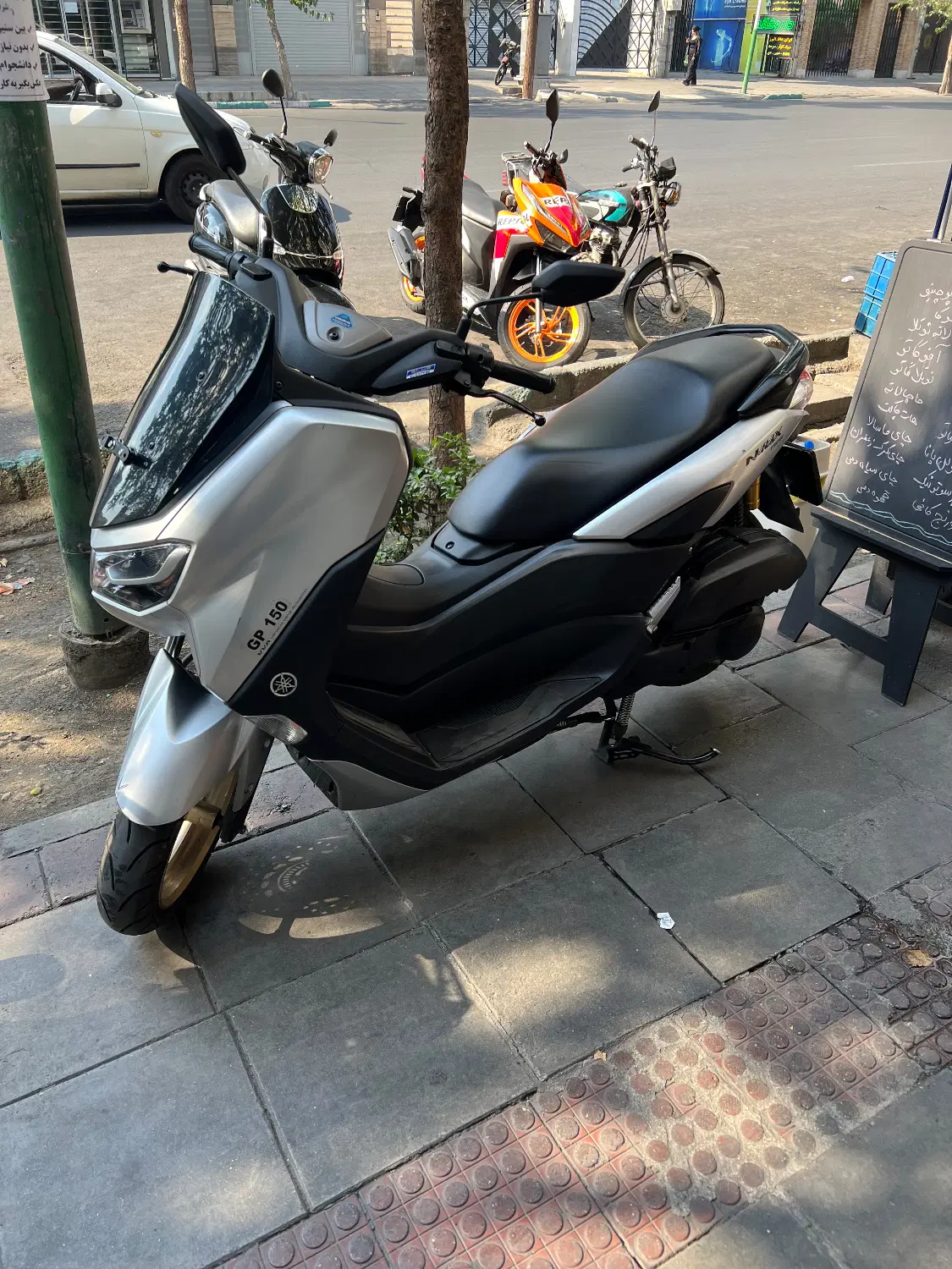 yamaha nmax155|موتورسیکلت|تهران, فلسطین (میدان انقلاب)|دیوار