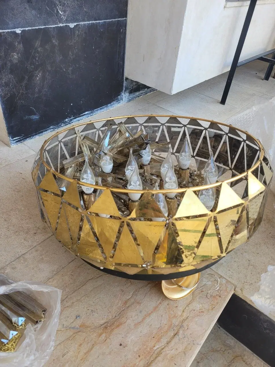 لوستر|لوستر و چراغ آویز|امامزاده عبدالله, |دیوار