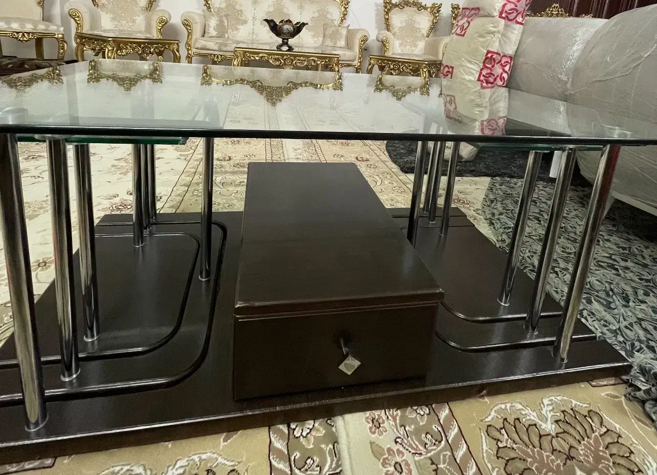 میز|مبلمان خانگی و میز عسلی|قم, قلعه عموحسین|دیوار