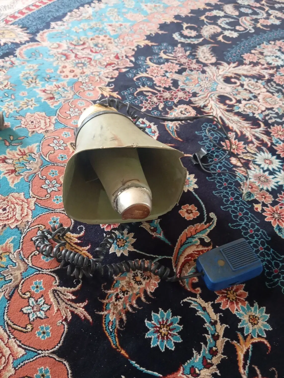 بلندگو|صوتی و تصویری|پلدختر, |دیوار