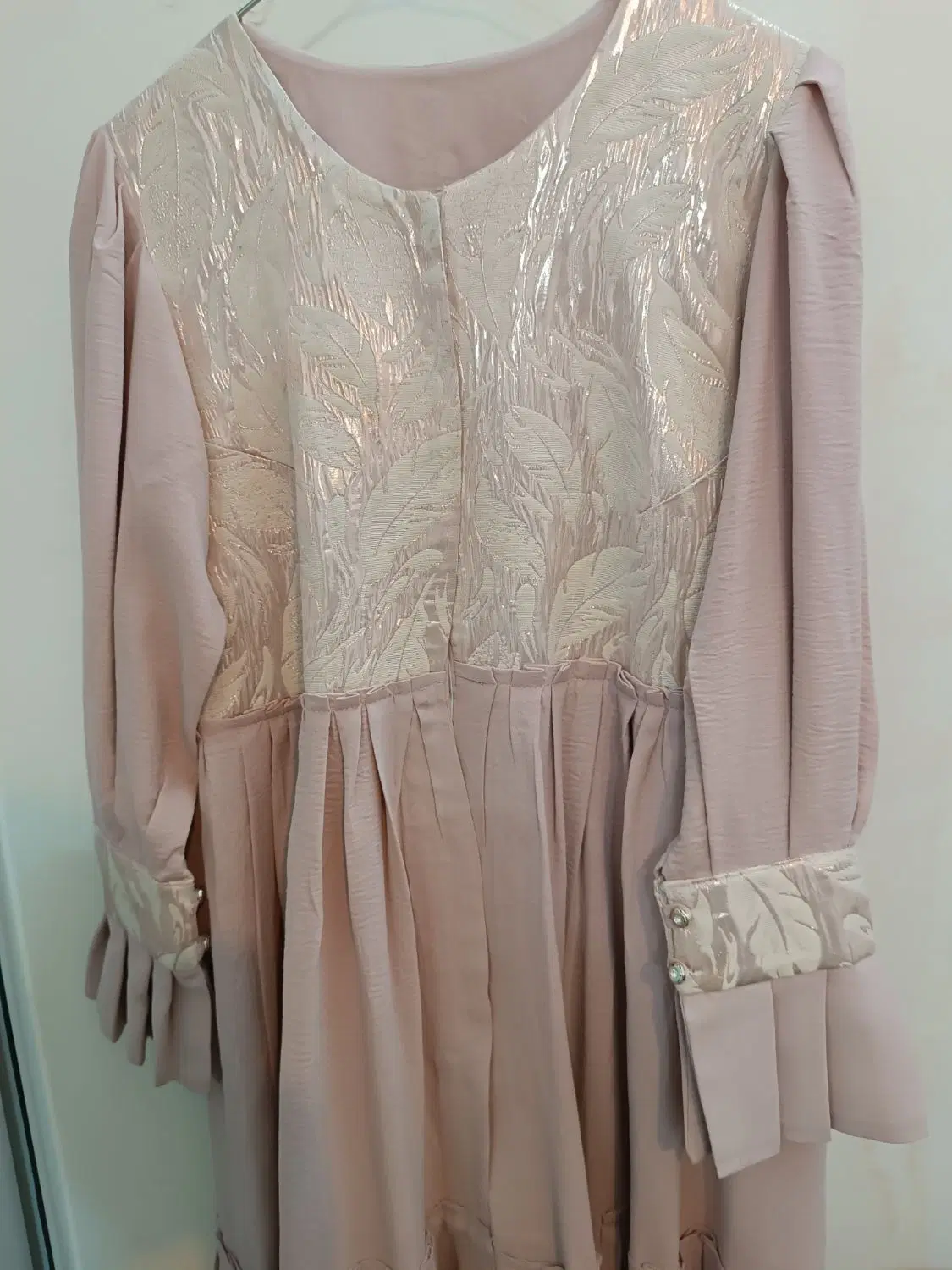 مانتو|لباس|مشهد, شفا|دیوار