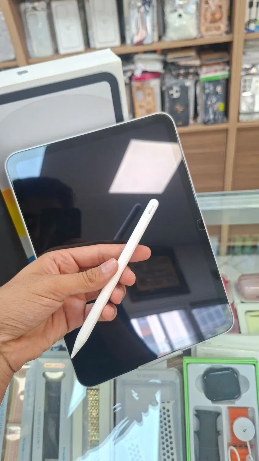 ipad 2025|تبلت|مشهد, آیت الله خامنه‌ای|دیوار