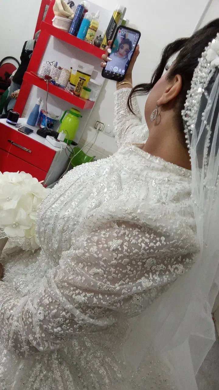 لباس عروس|لباس|سده (خراسان جنوبی), |دیوار