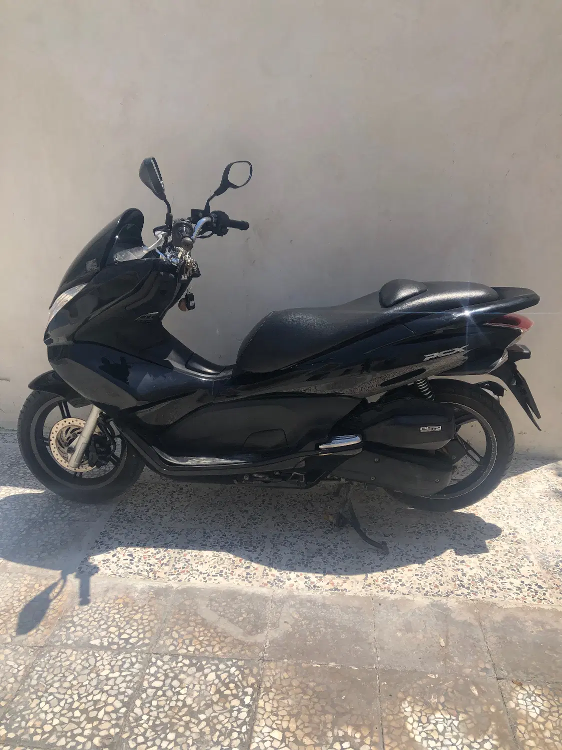 pcx|موتورسیکلت|چغادک, |دیوار