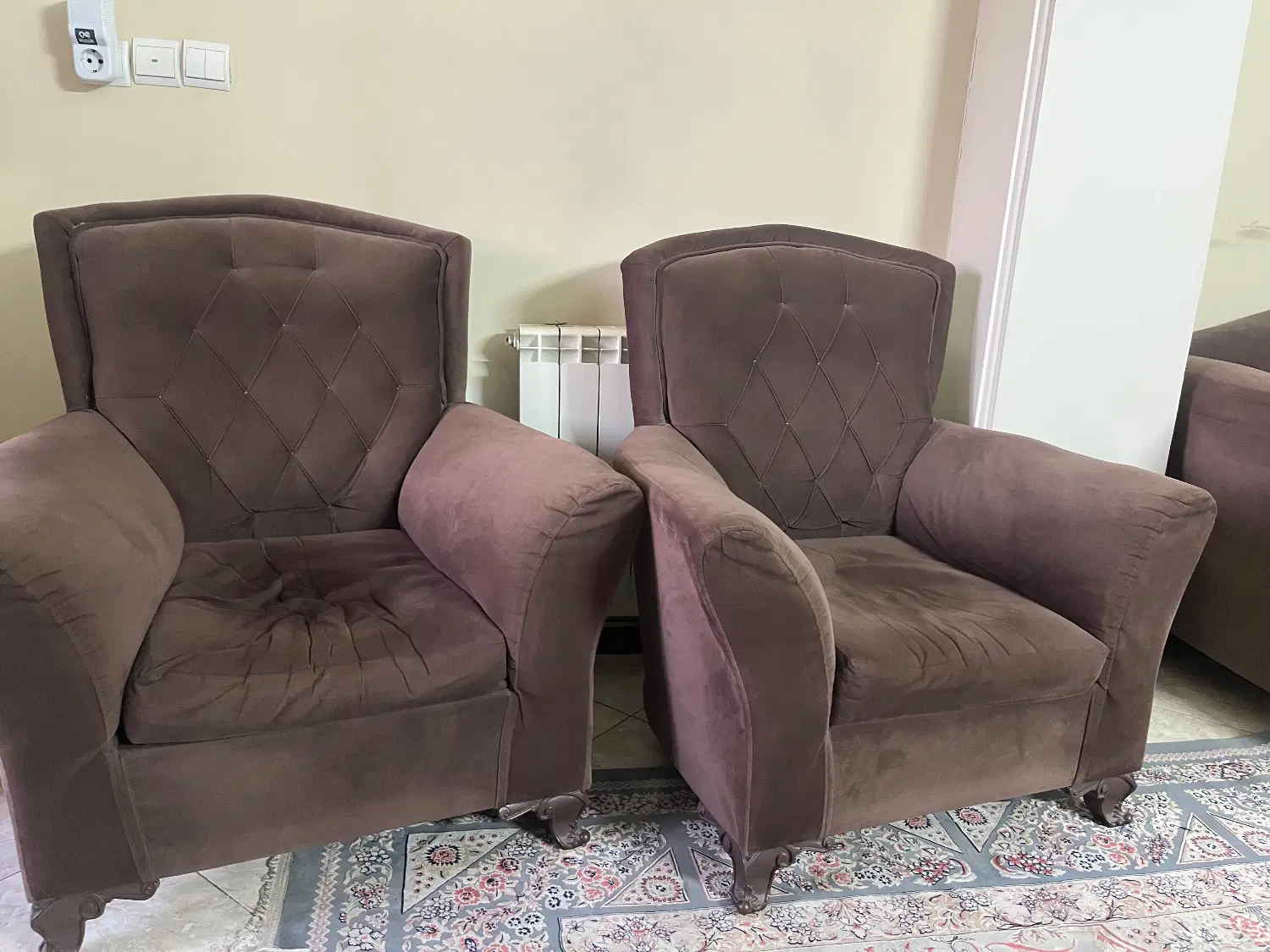مبل|مبلمان خانگی و میز عسلی|بومهن, |دیوار