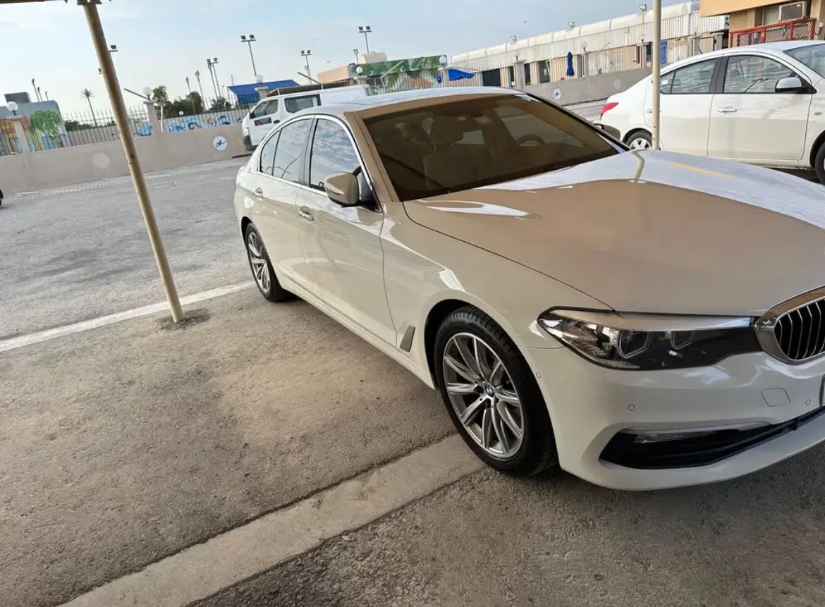 bmw 520 2018|خودرو سواری و وانت|رشت, پستک|دیوار