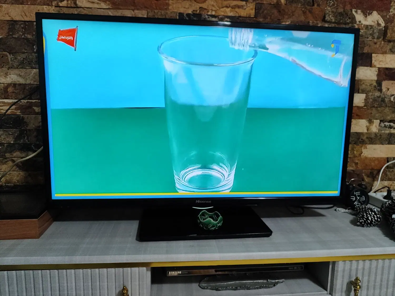 LED40|تلویزیون و پروژکتور|لاهیجان, شیشه گران|دیوار