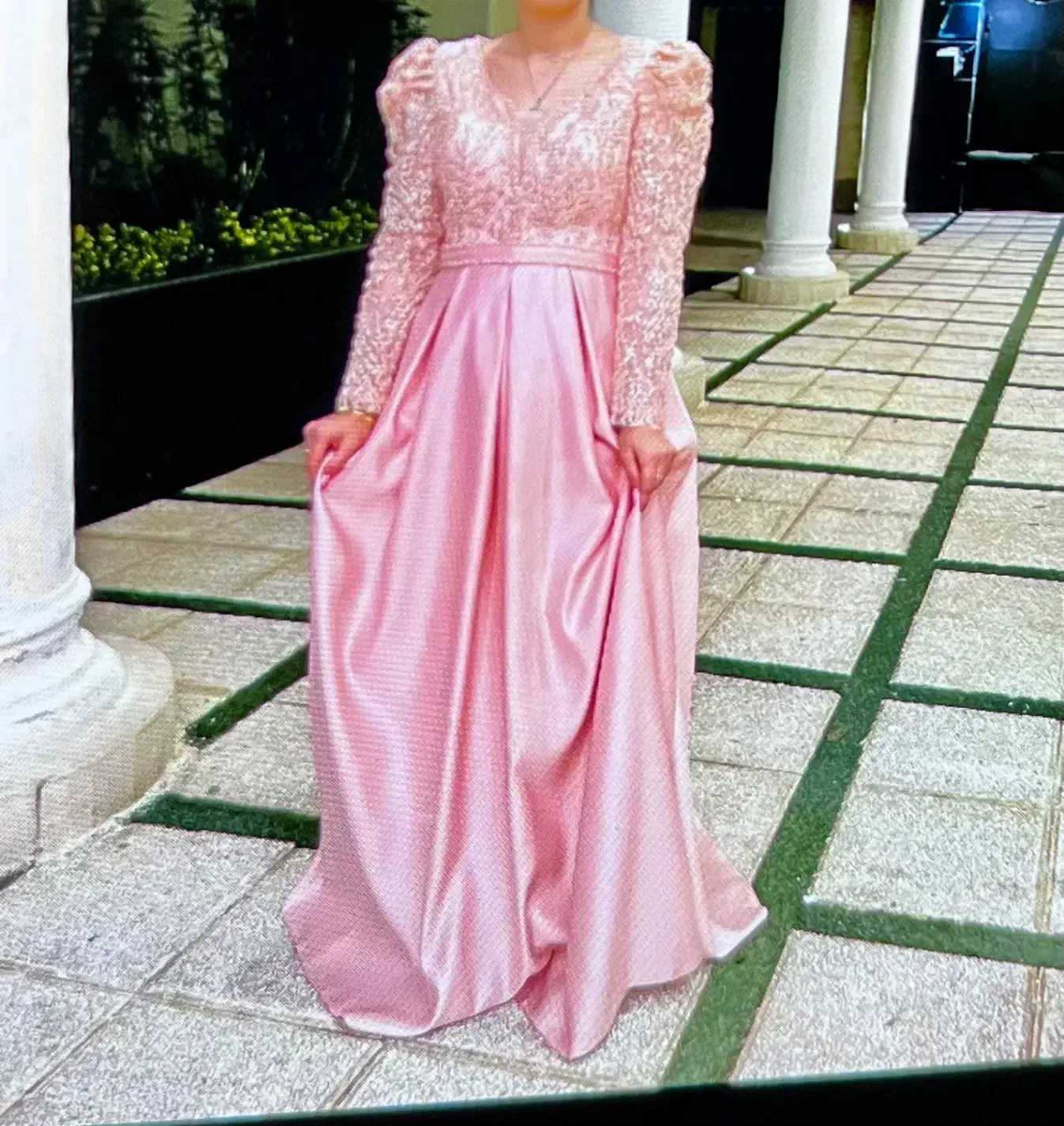 لباس مجلسی|لباس|رشت, لاکان|دیوار