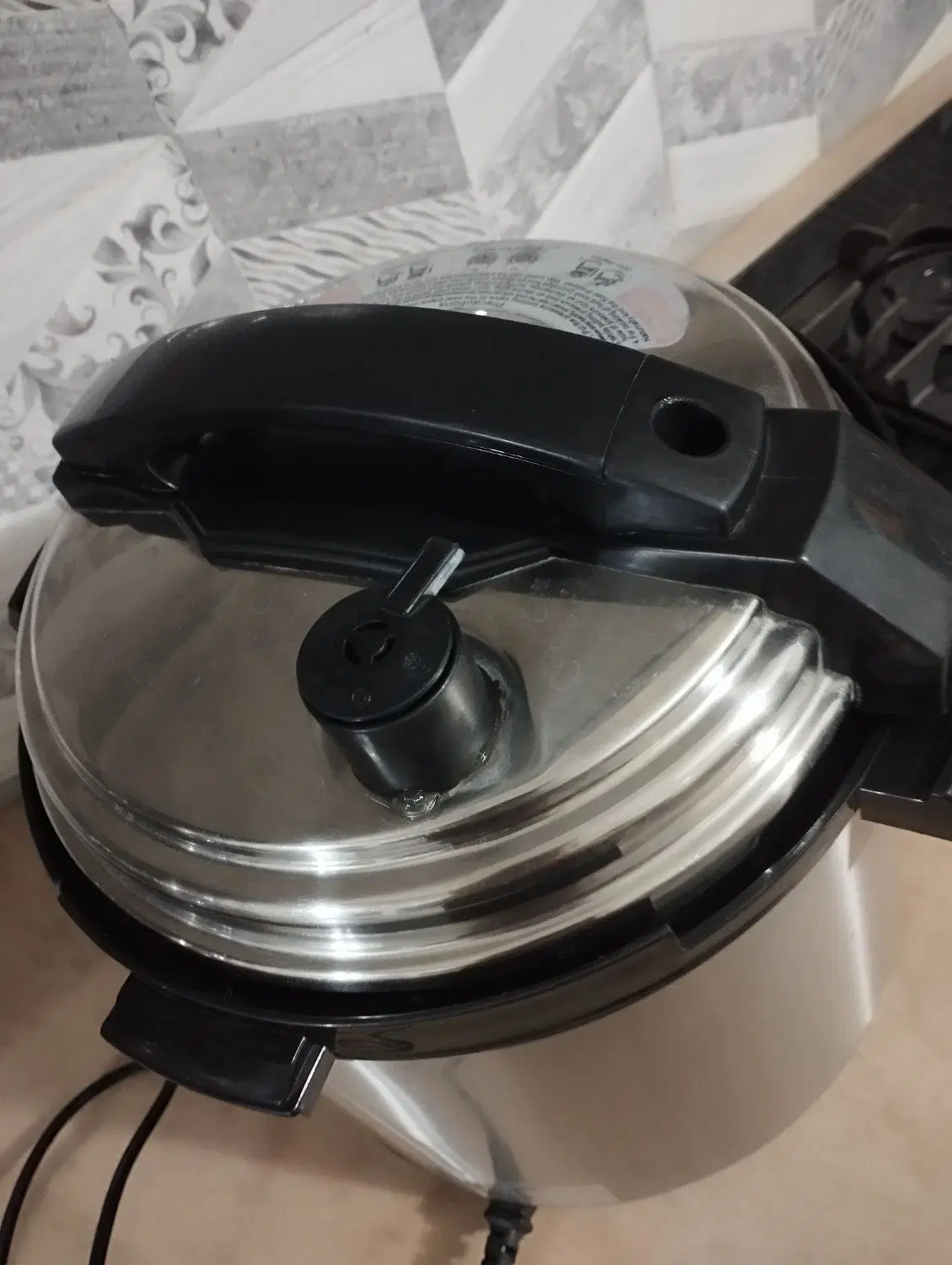 ‌جی پاس|ظروف پخت‌وپز|مهاباد (آذربایجان غربی), |دیوار