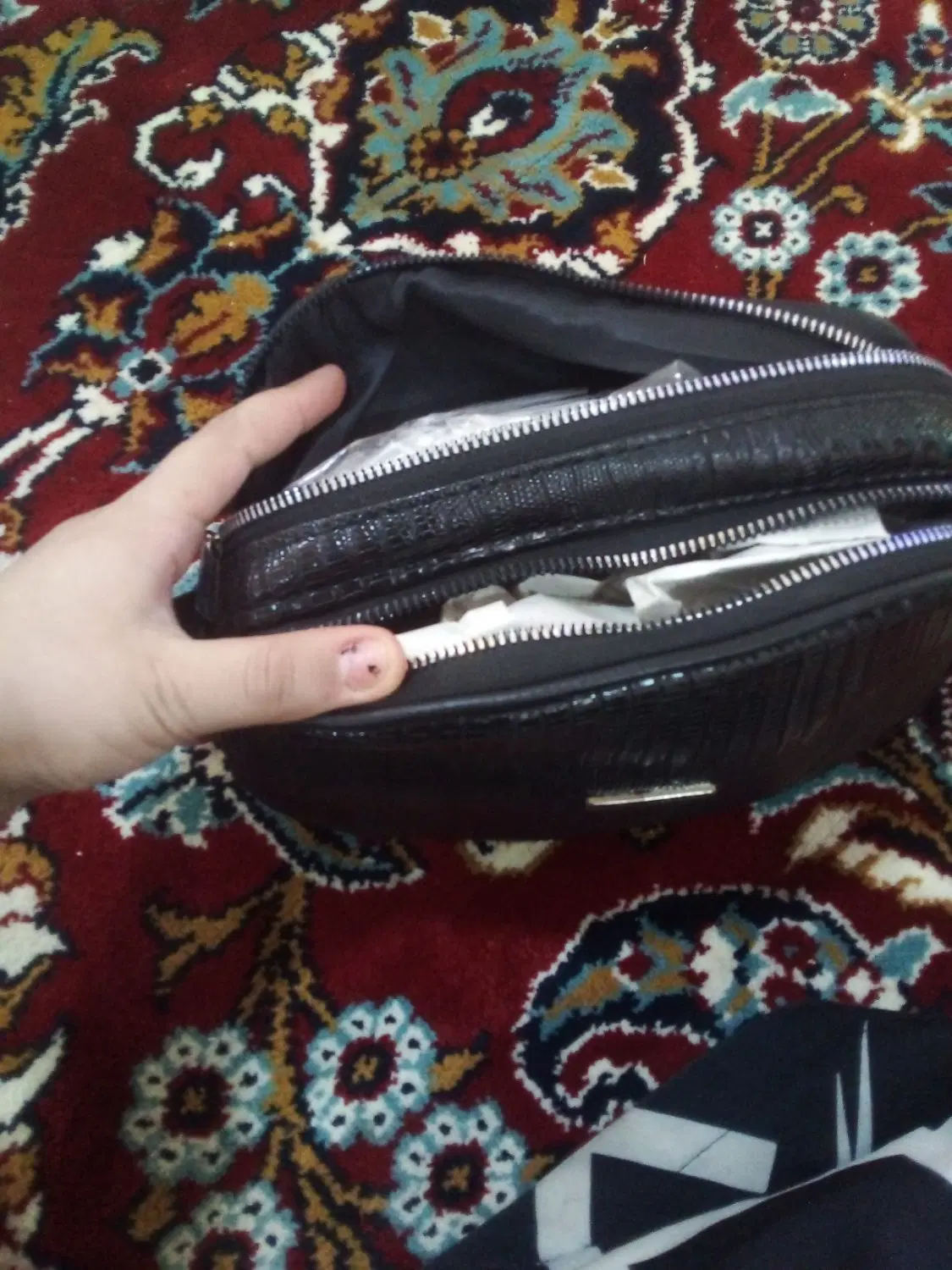 کیف|کیف، کفش، کمربند|شازند, |دیوار