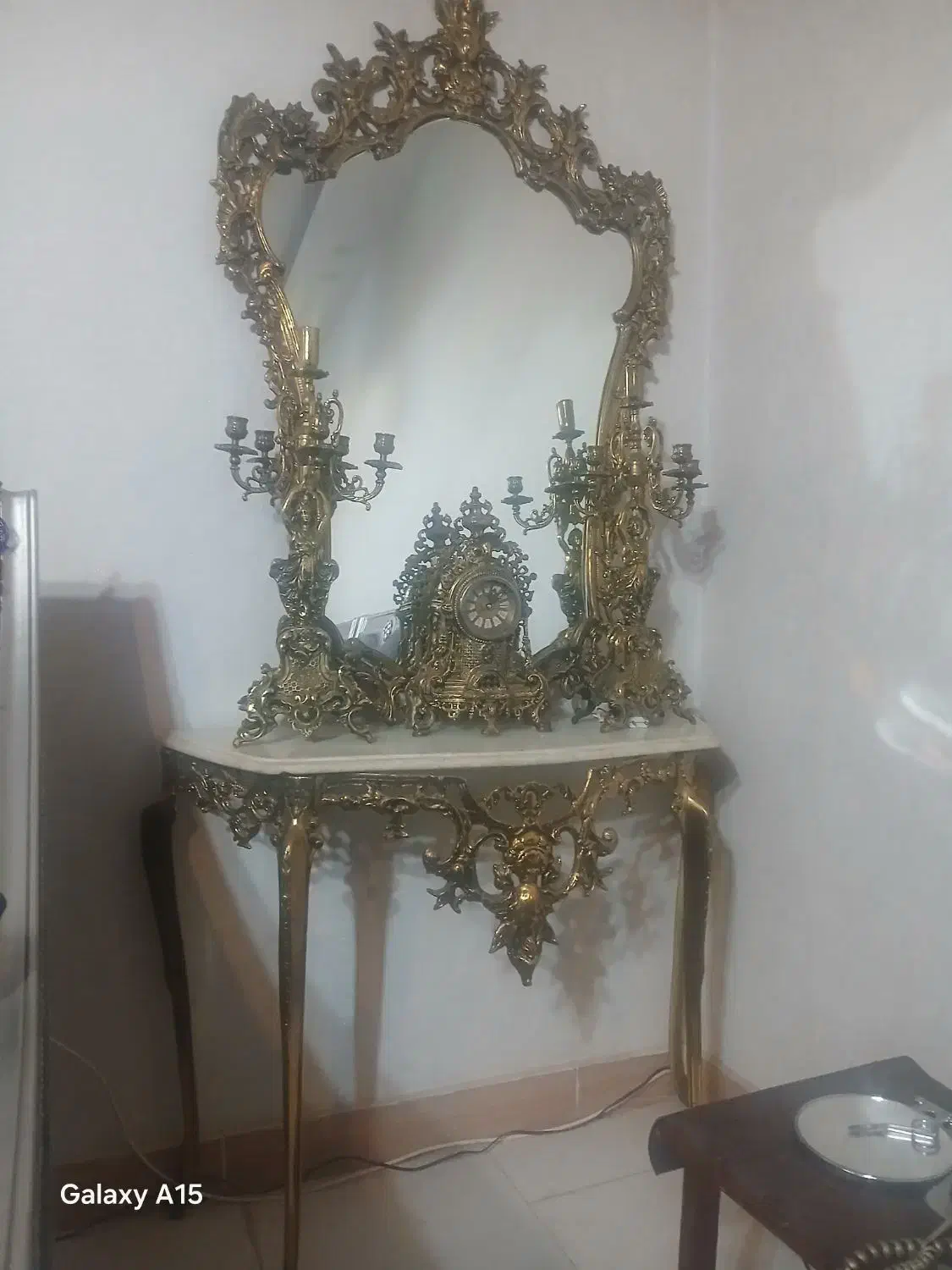 آینه و شمعدان برنجی|آینه|پرند, فاز ۶|دیوار