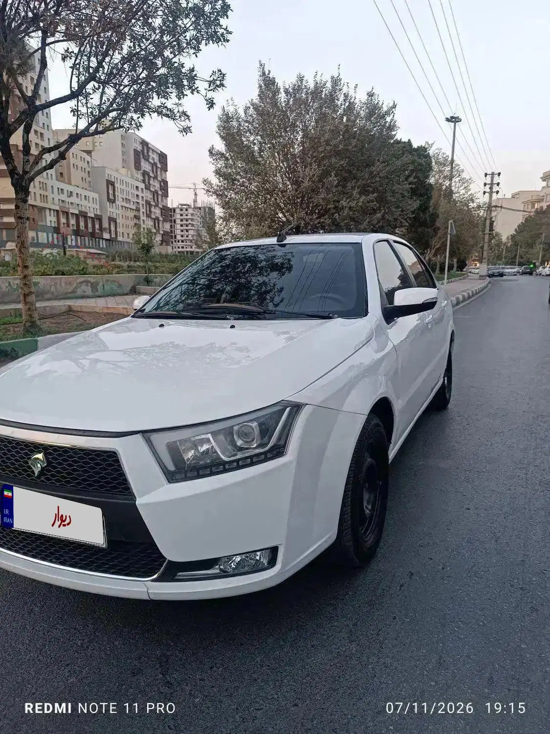 دنا 1400|خودرو سواری و وانت|قم, چهل درخت|دیوار