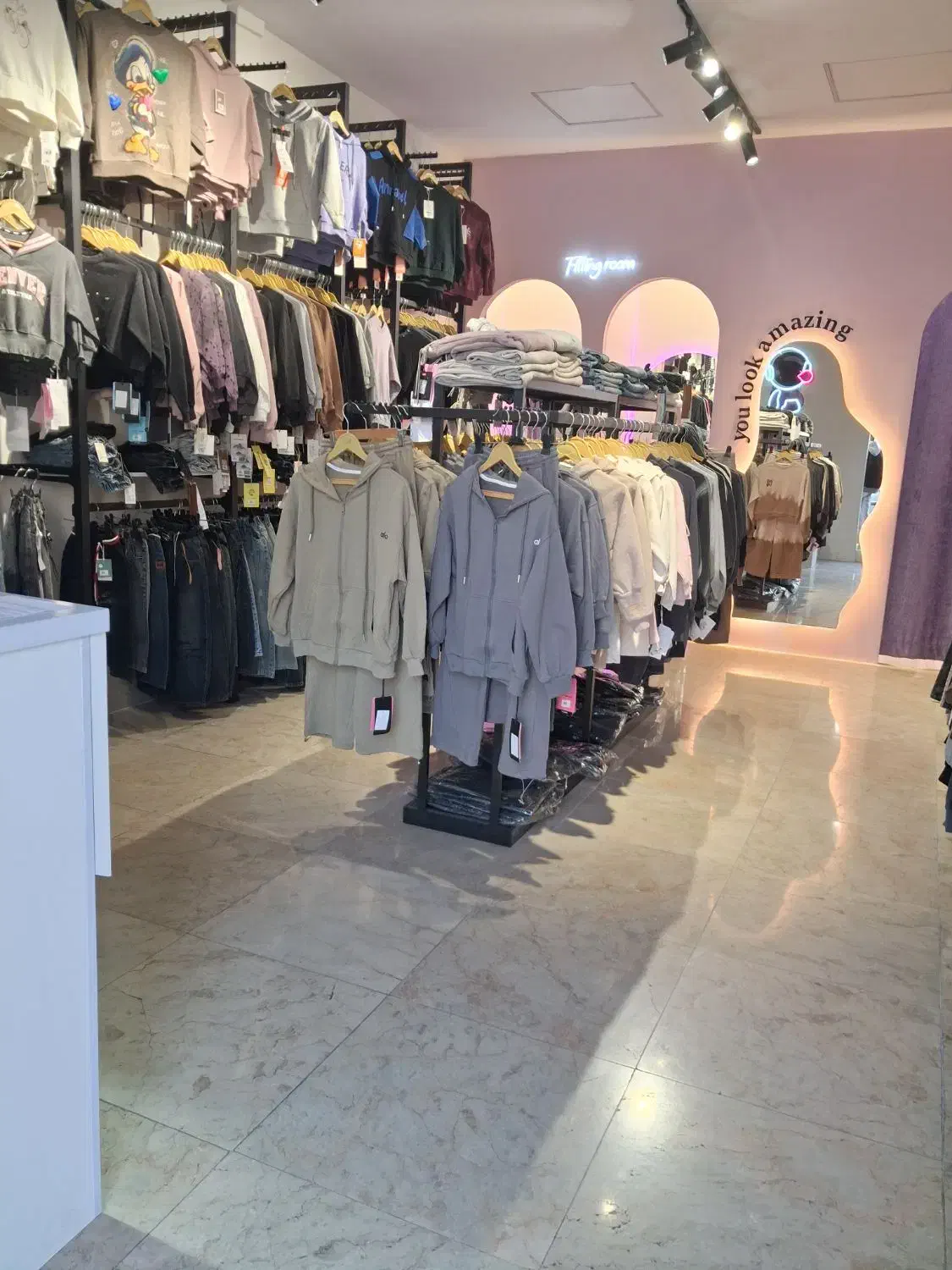 فروشنده|استخدام خدمات فروشگاه و رستوران|اندیشه, اندیشه فاز ۱|دیوار