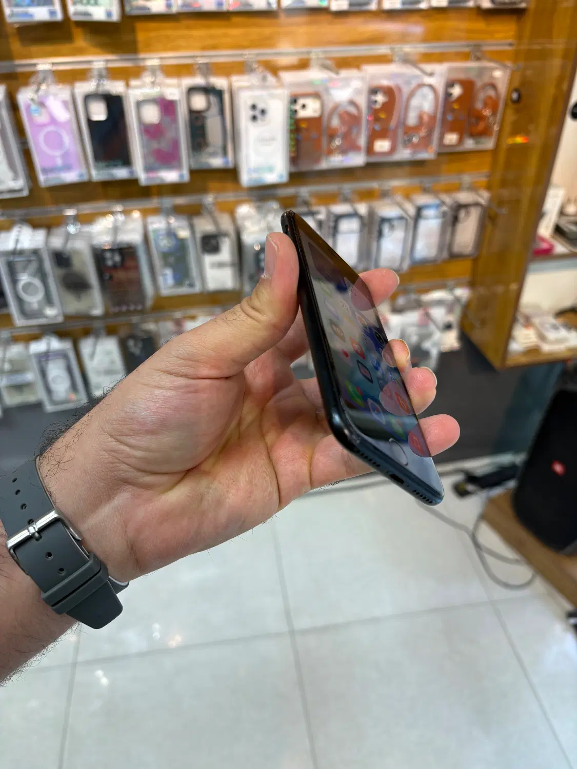 iPhone SE 2020|موبایل|اهواز, نادری|دیوار