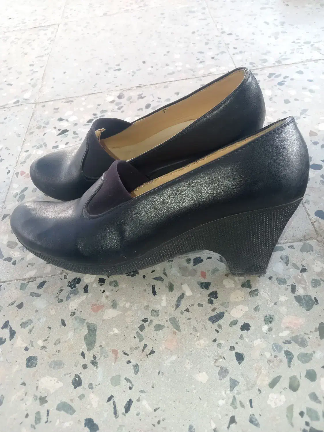 کفش|کیف، کفش، کمربند|بیرجند, |دیوار