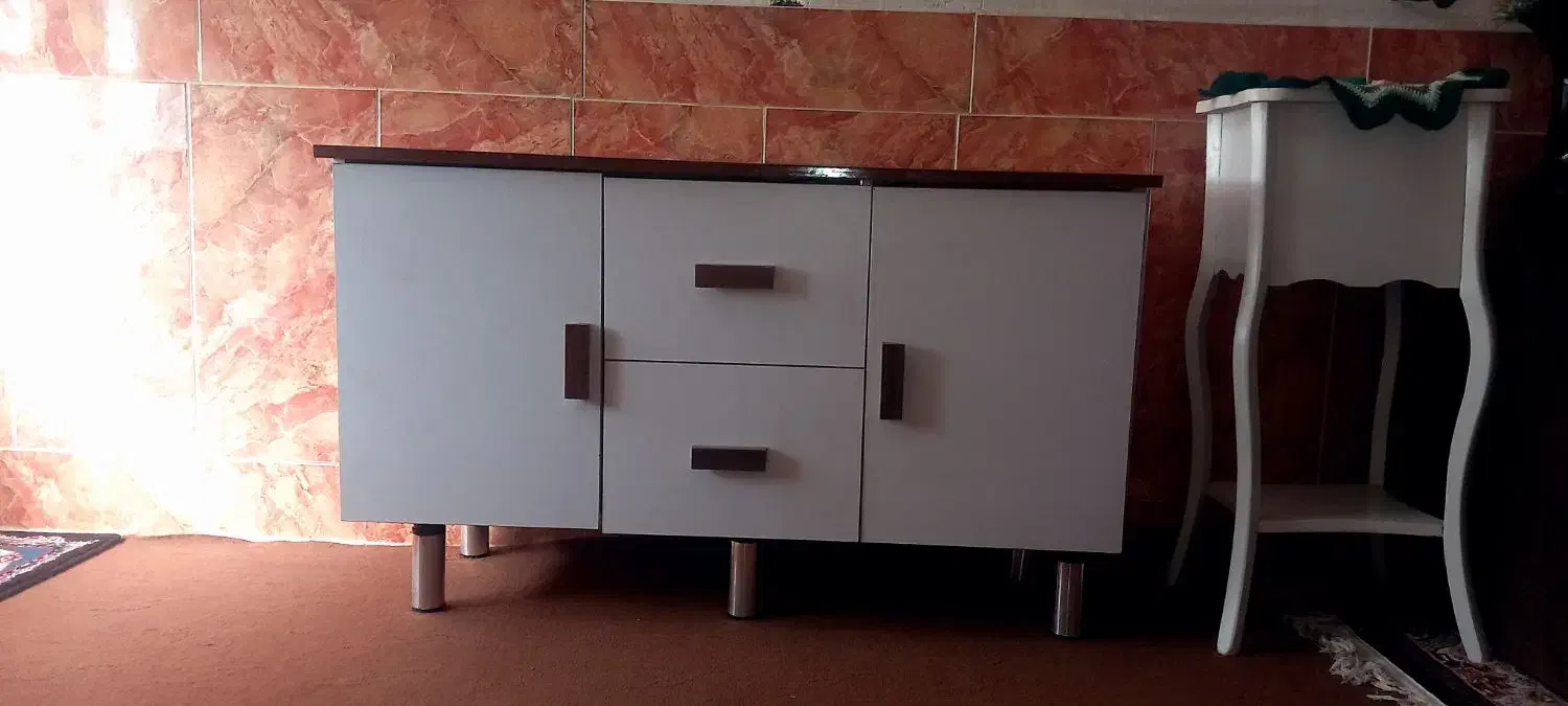 جاکفشی|جاکفشی، کمد، دراور|باغ ملک, |دیوار