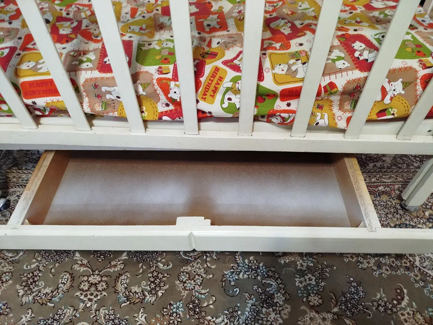 تخت کودک|تخت و صندلی بچه|نیشابور, بنیاد شهید|دیوار