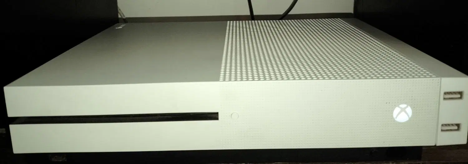 Xbox one s 1tra|کنسول، بازی ویدئویی و آنلاین|رشت, سعدی (تختی)|دیوار