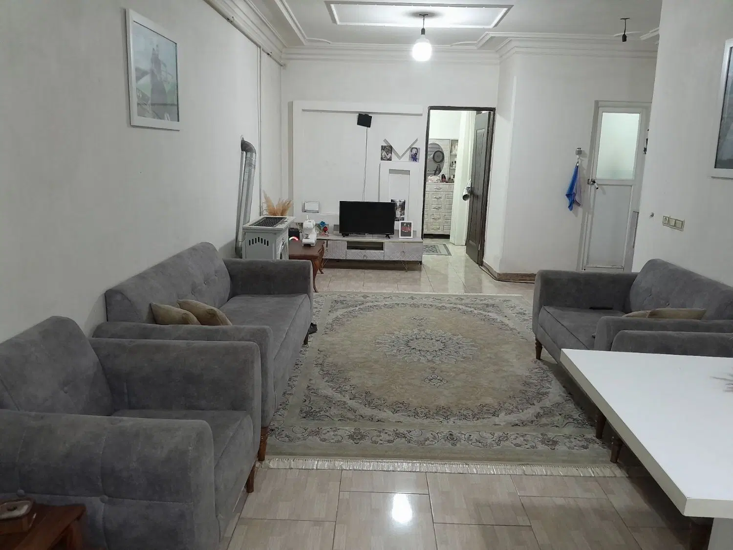 اجاره|اجارهٔ آپارتمان|رشت, دخانیات|دیوار
