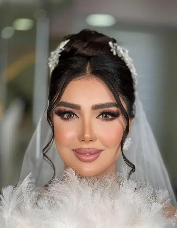 تخفیف ویژه ی میکاپ و شینیون|خدمات آرایشگری و زیبایی|کرمان, |دیوار