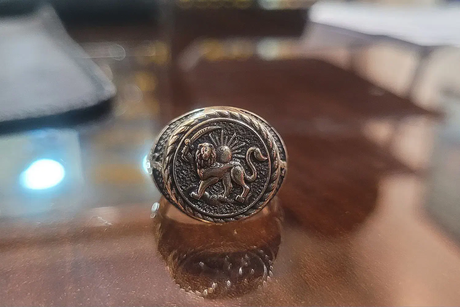 انگشتر|کلکسیون اشیاء عتیقه|بندر انزلی, امامزاده|دیوار