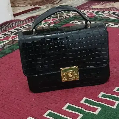 کیف|کیف، کفش، کمربند|شوش, |دیوار