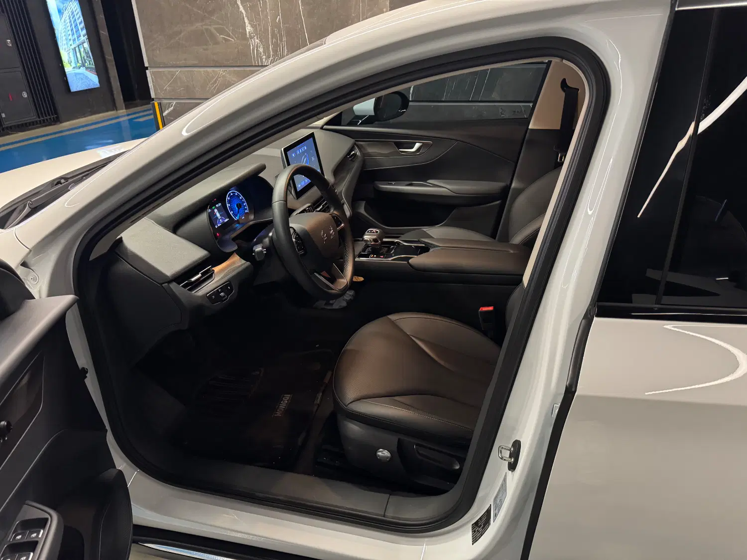 Hongqi E-QM5 2024|خودرو سواری و وانت|تهران, حصار بوعلی|دیوار