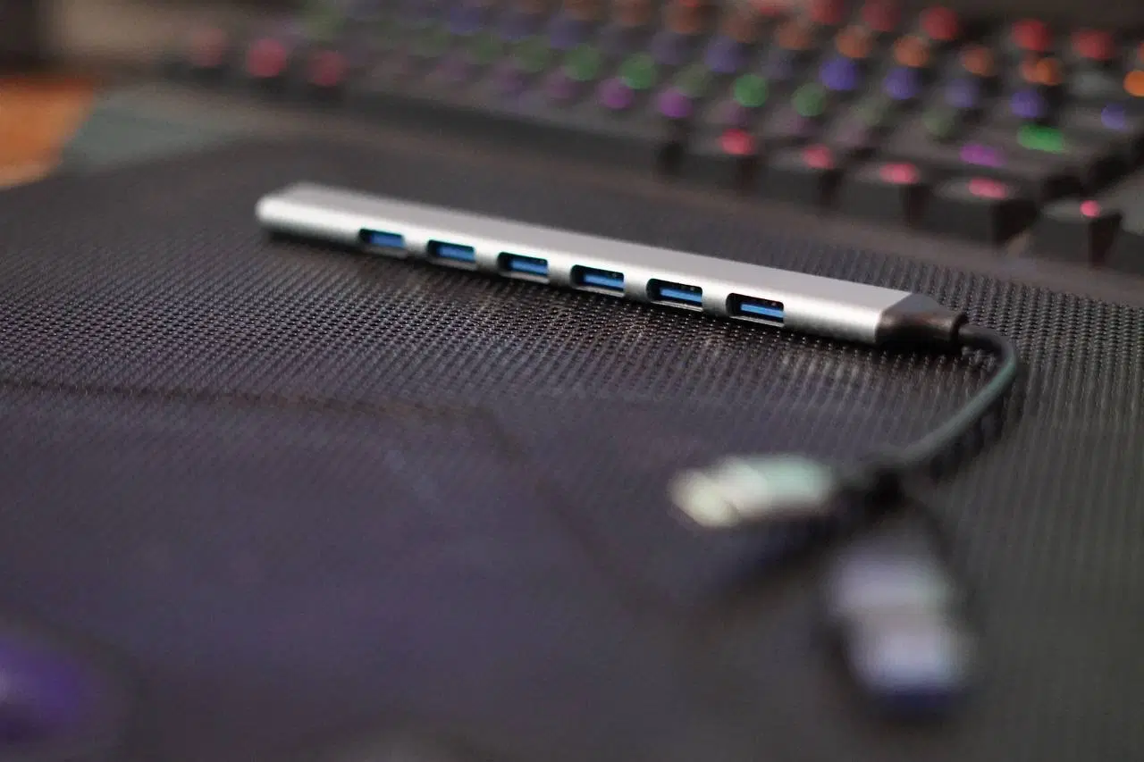 هاب usb3|قطعات و لوازم جانبی رایانه|اندیشه, اندیشه فاز ۱|دیوار