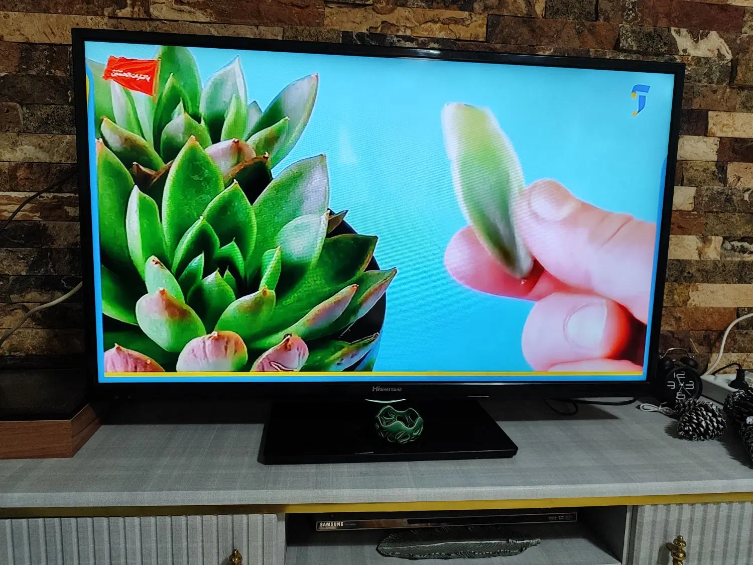 LED40|تلویزیون و پروژکتور|لاهیجان, شیشه گران|دیوار