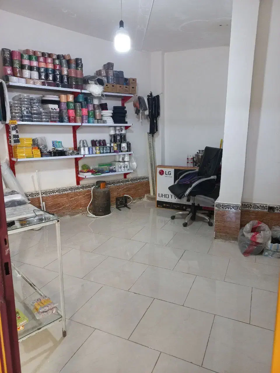 فروش یک باب مغازه|فروش مغازه و غرفه|تکاب, |دیوار