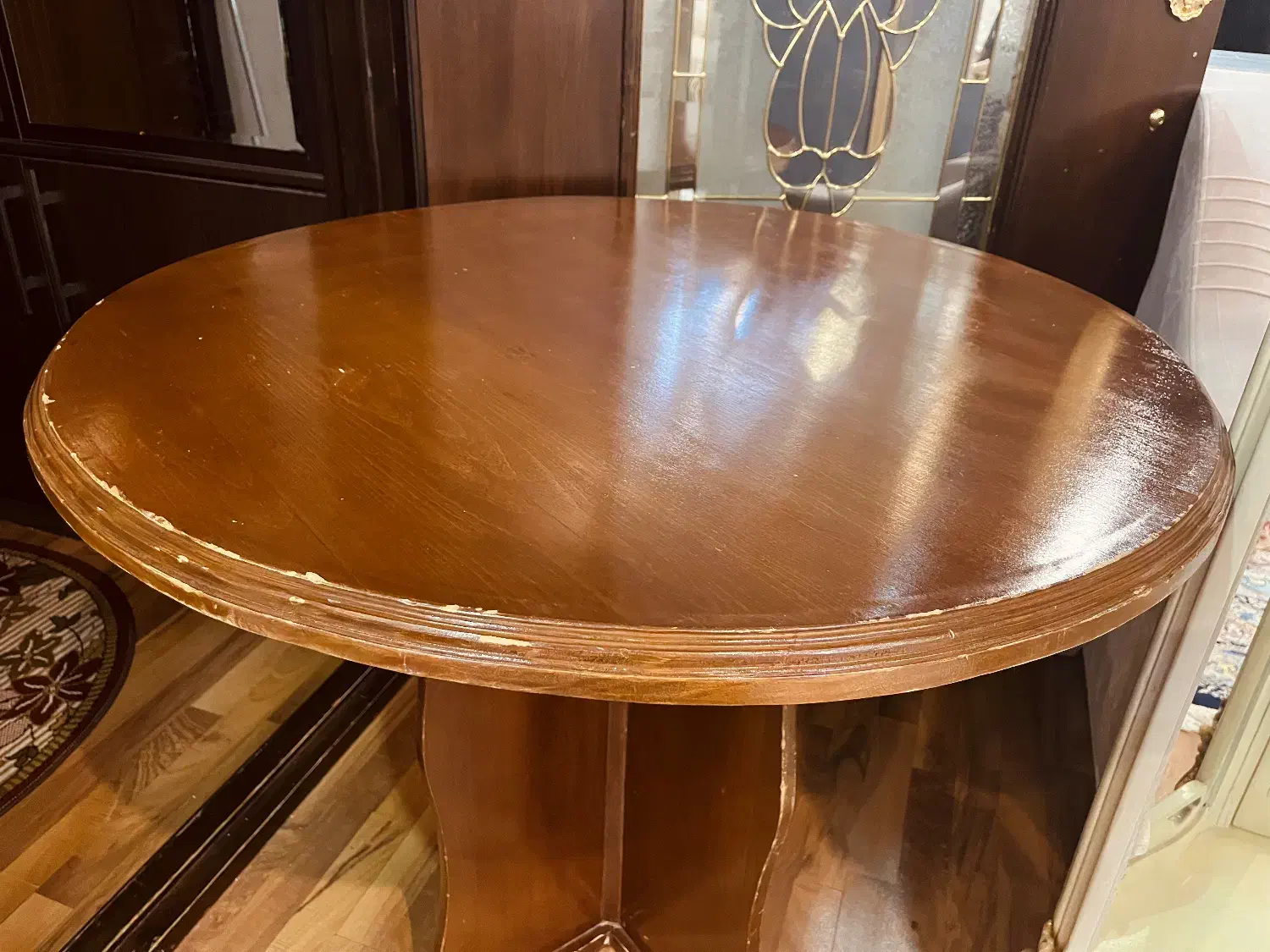 میز گرد چوبی|میز و صندلی غذاخوری|کرج, عظیمیه|دیوار