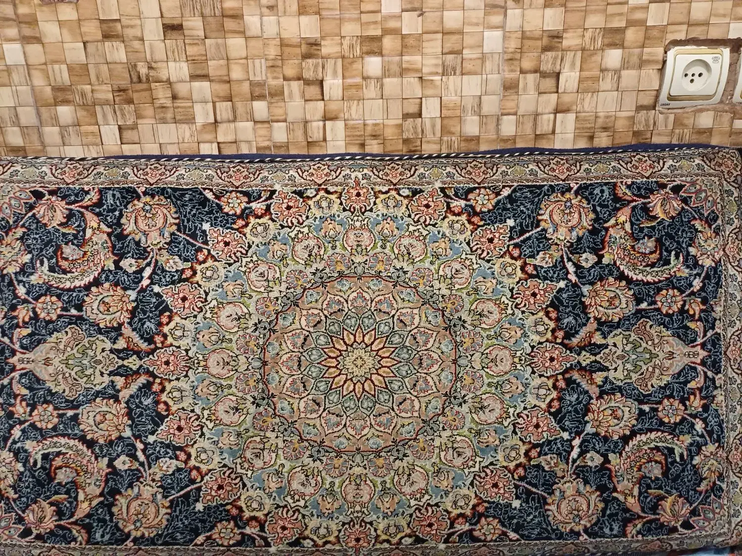 پشتی|پشتی|شهر ری, فیروزآبادی|دیوار