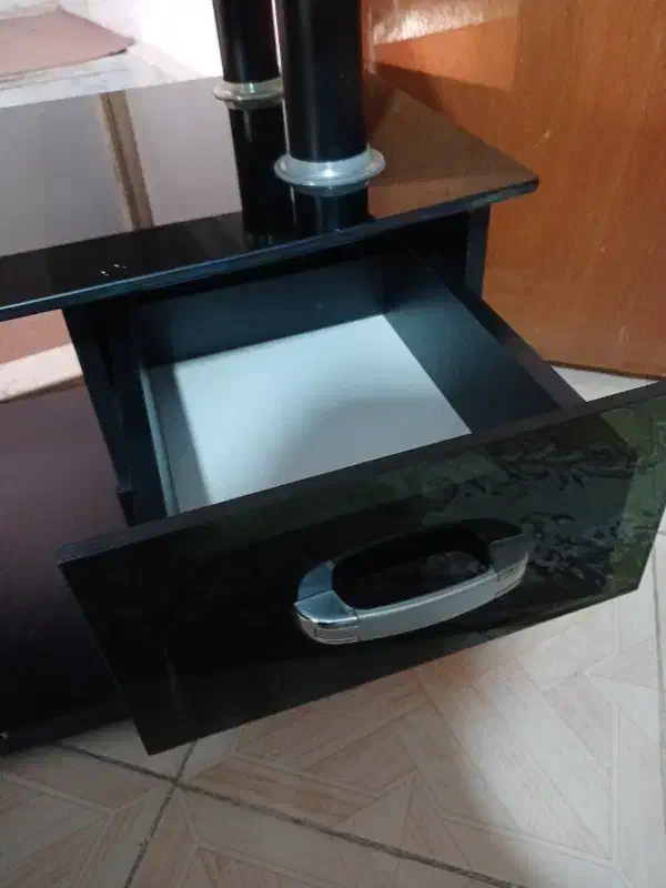 میز شیشه‌ای|میز تلویزیون|محمدشهر, محمدشهر|دیوار