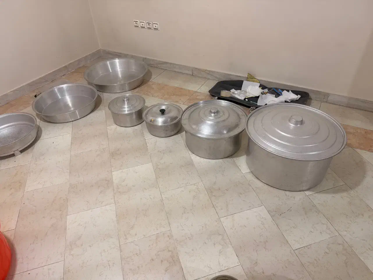 تعدادی قابلمه بزرگ و...|ظروف پختوپز|تهران, خلیج فارس|دیوار